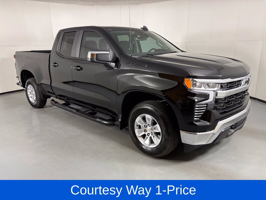 Used 2025 Chevrolet Silverado 1500 LT w/ LPO, Dark Essentials Package RWD image 12