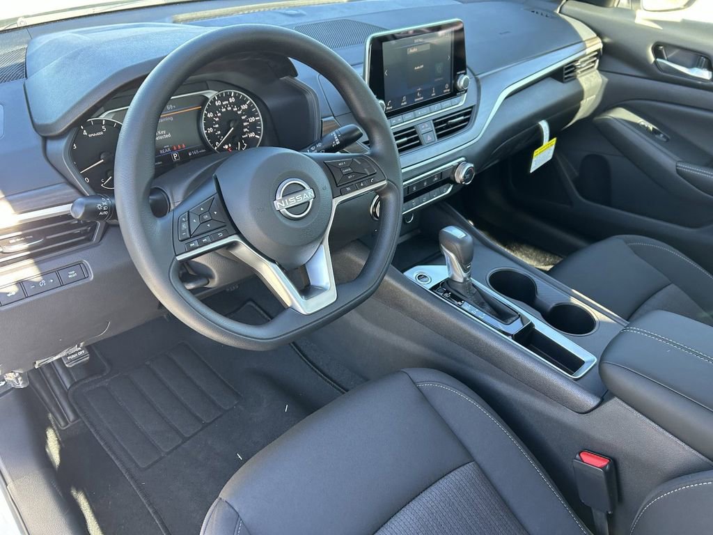 New 2025 Nissan Altima 2.5 SV image 17