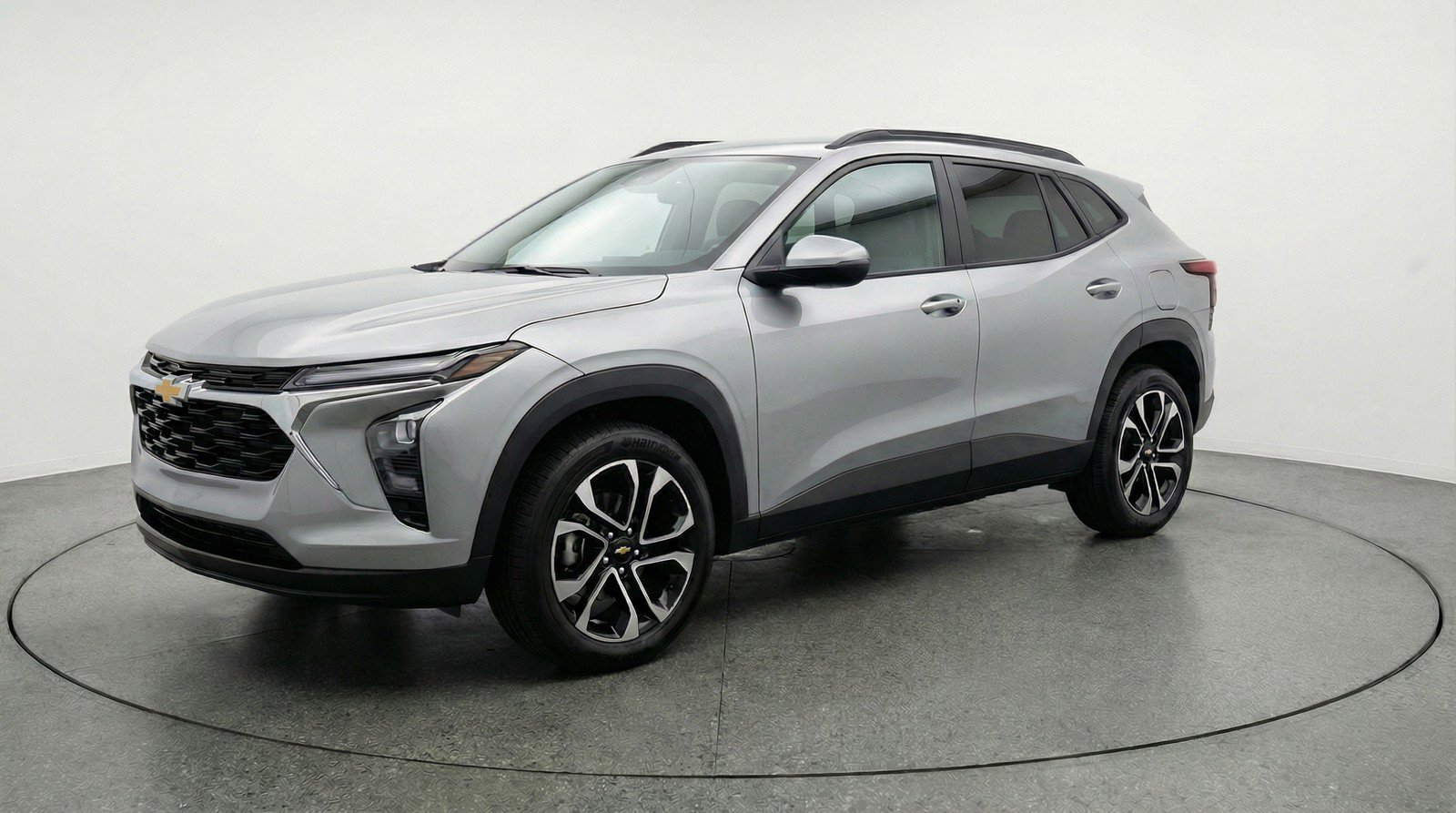 Used 2025 Chevrolet Trax LT image 3