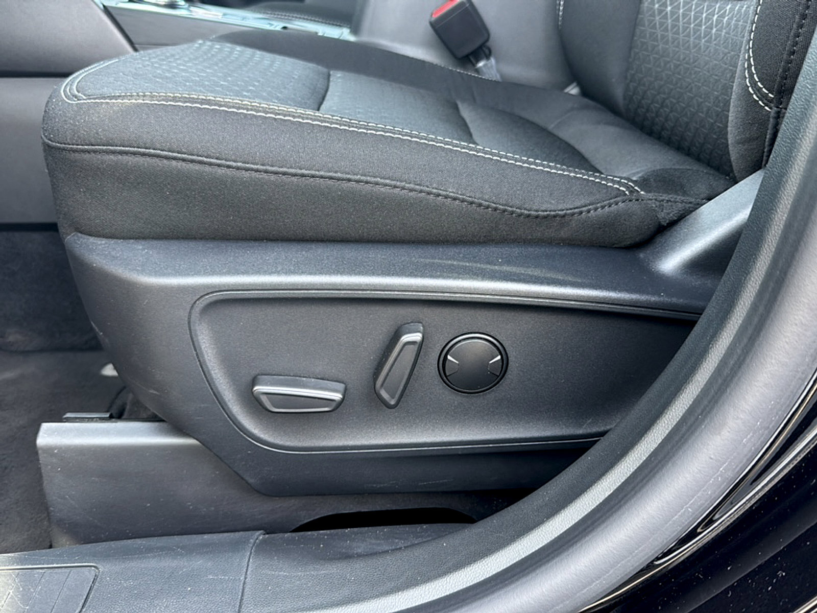 Used 2024 Ford Escape Active w/ Tech Pack #1 AWD/4WD image 10