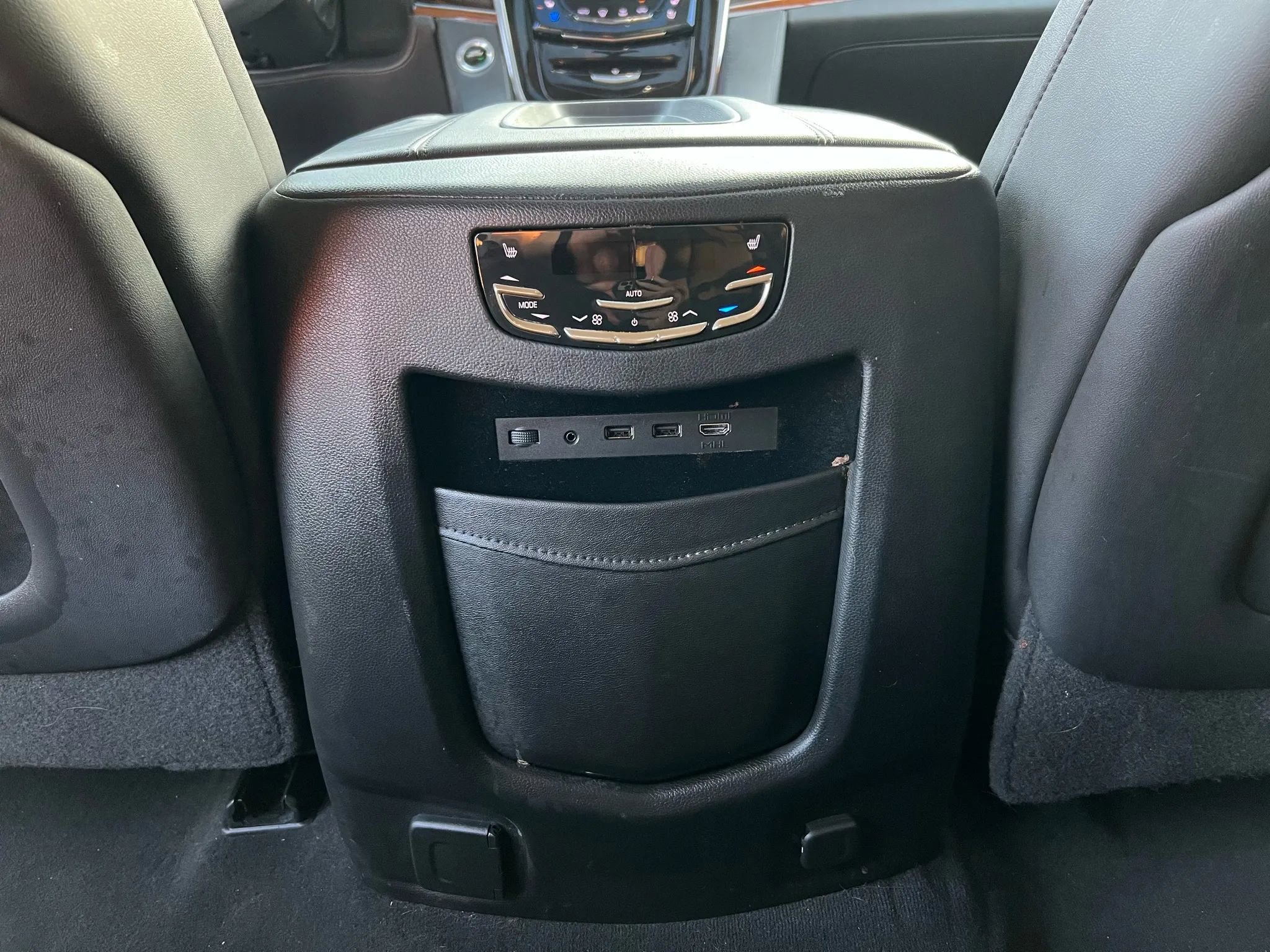 Used 2017 Cadillac Escalade Premium Luxury image 25