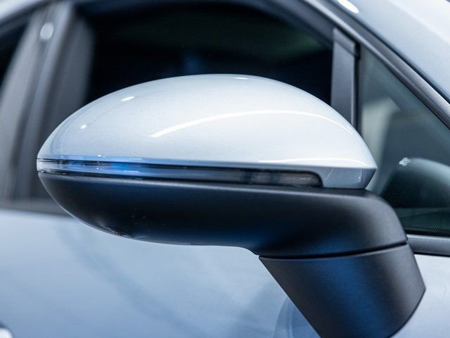 Certified 2025 Porsche Macan Electric RWD image 15