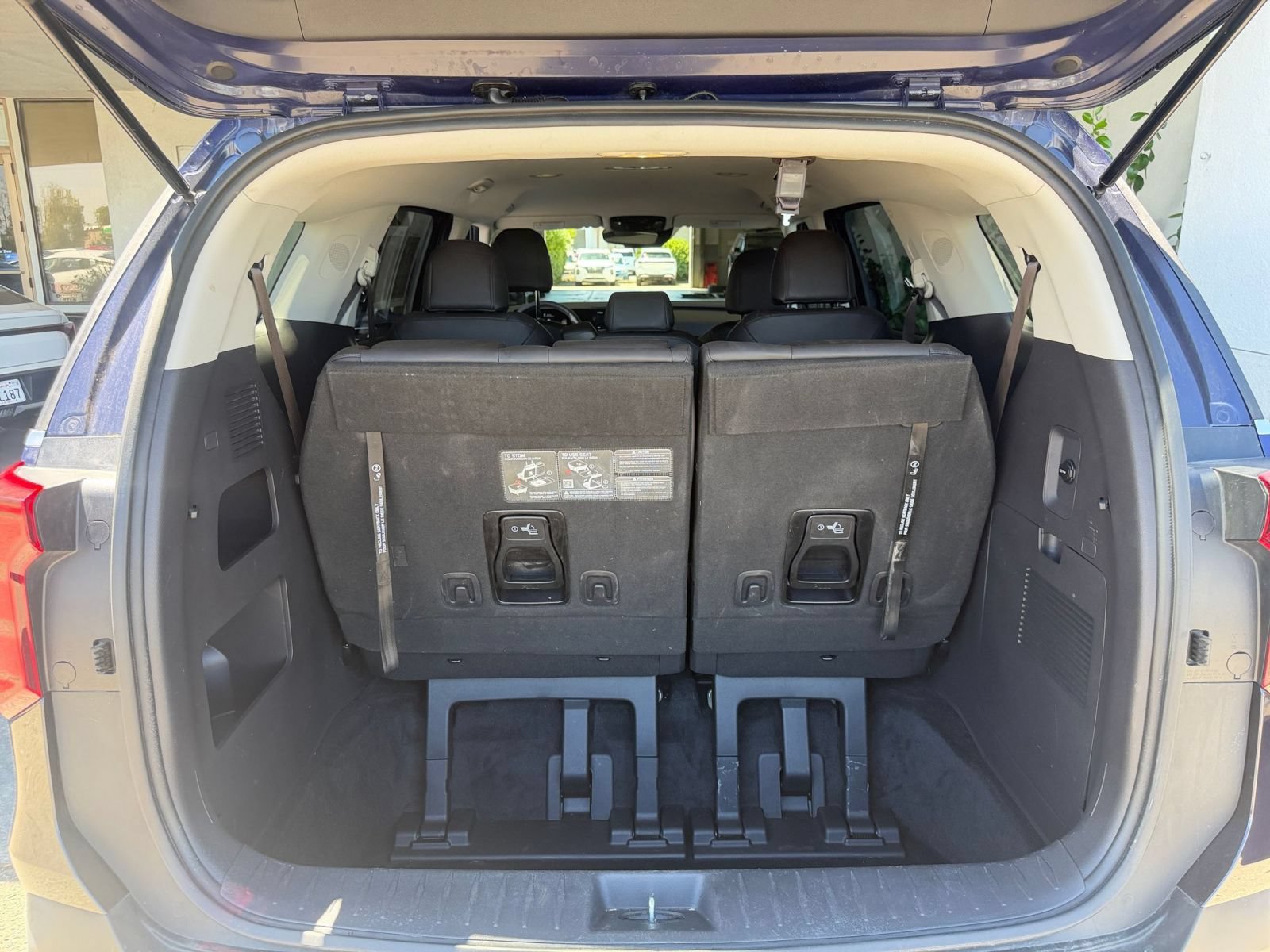 Used 2026 Kia Carnival FWD image 34