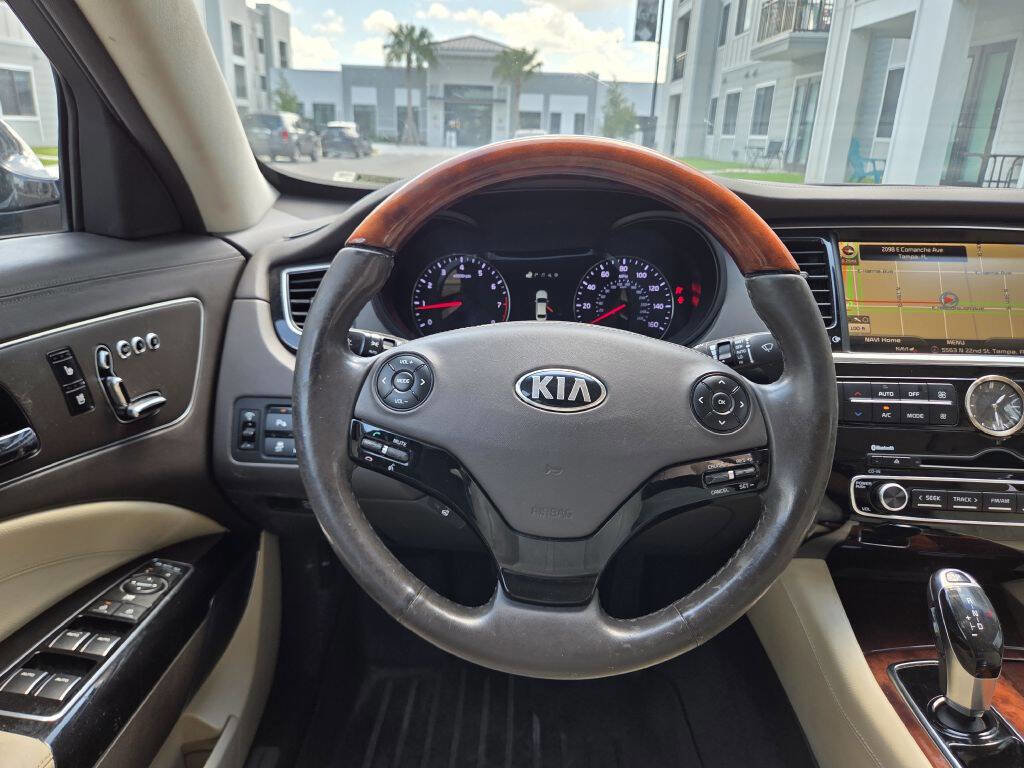 Used 2015 Kia K900 Premium w/ Interior Highline Package RWD image 21