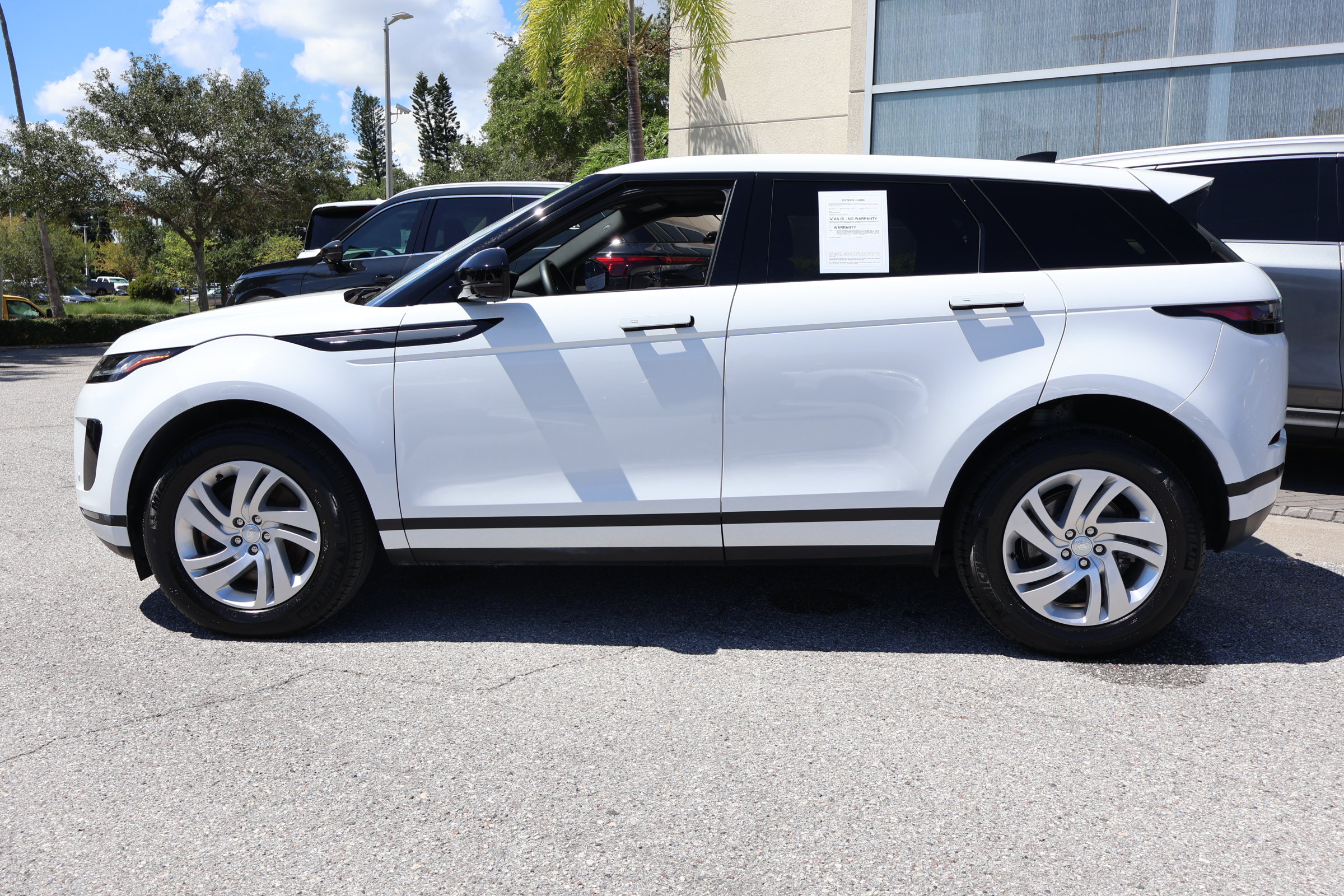 Used 2025 Land Rover Range Rover Evoque S AWD/4WD image 6