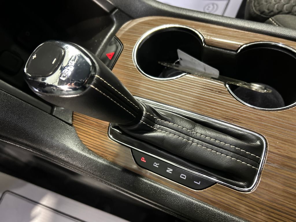 Used 2019 GMC Acadia SLE image 19