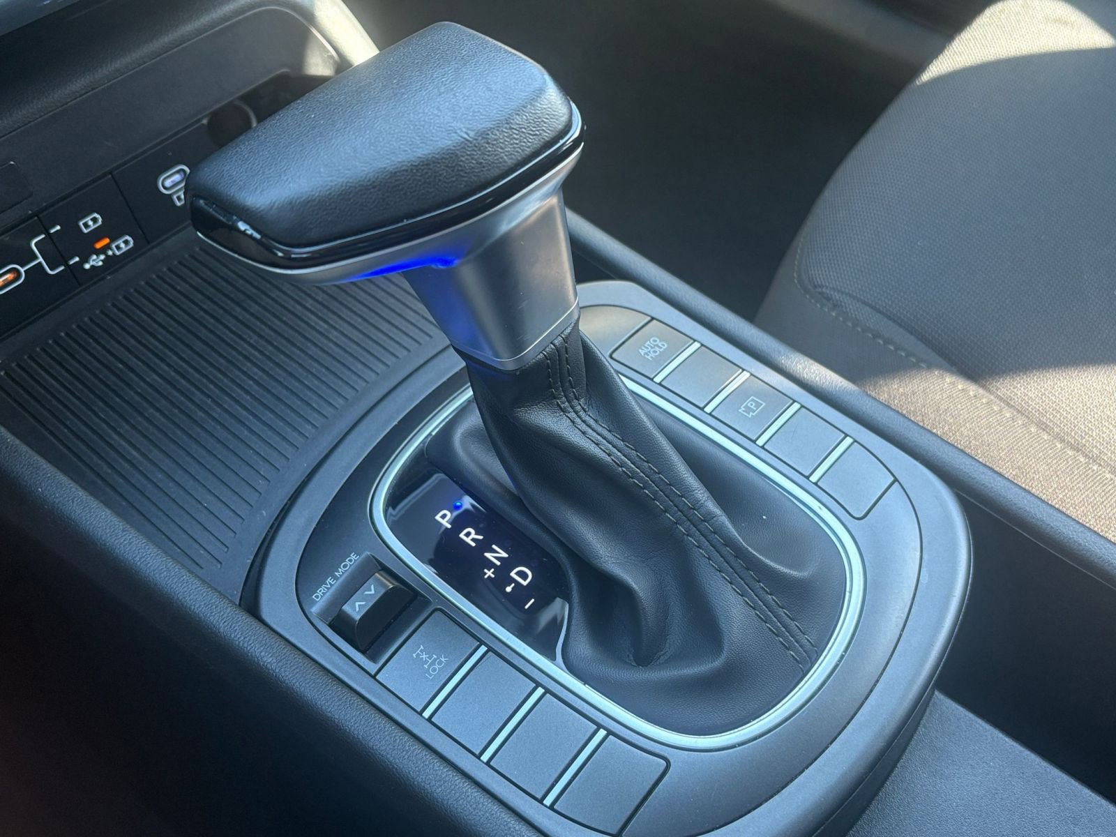 Used 2025 Hyundai Kona SEL image 38