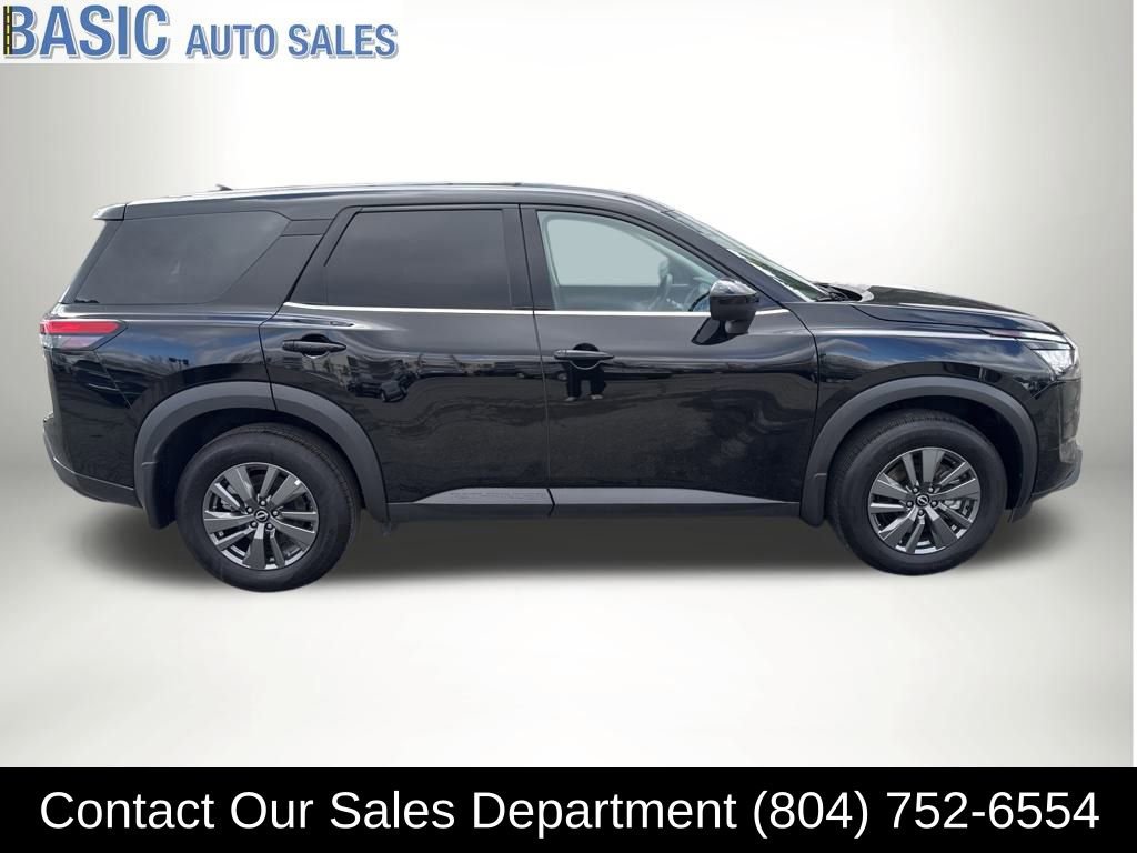 Used 2025 Nissan Pathfinder S image 6