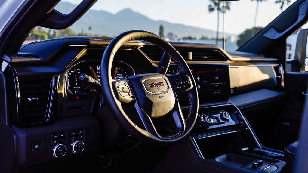 Used 2025 GMC Sierra 2500 AT4 image 23