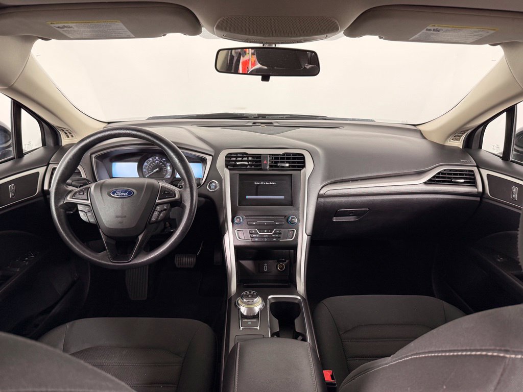 Used 2018 Ford Fusion SE w/ Fusion SE Technology Package FWD image 6