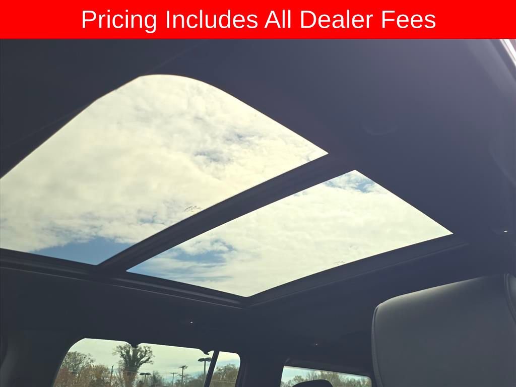 Used 2023 Jeep Wagoneer 4WD w/ Premium Group I image 18