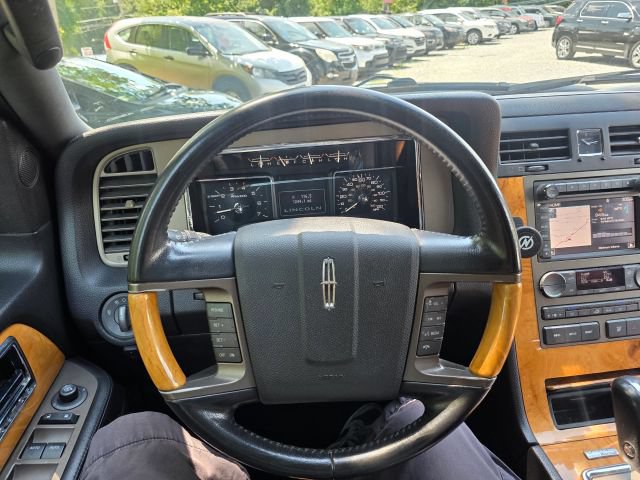 Used 2013 Lincoln Navigator L 2WD image 15