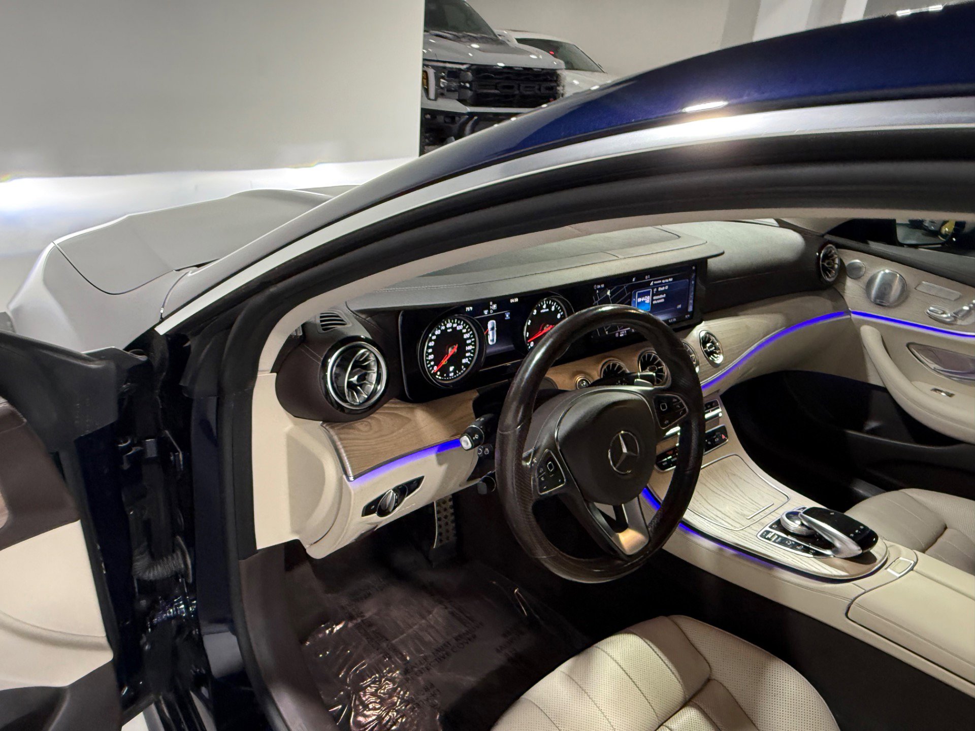 Used 2018 Mercedes-Benz E 400 4MATIC Coupe image 26