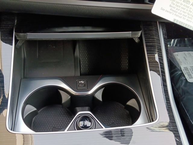 Used 2025 BMW X7 M60i image 32