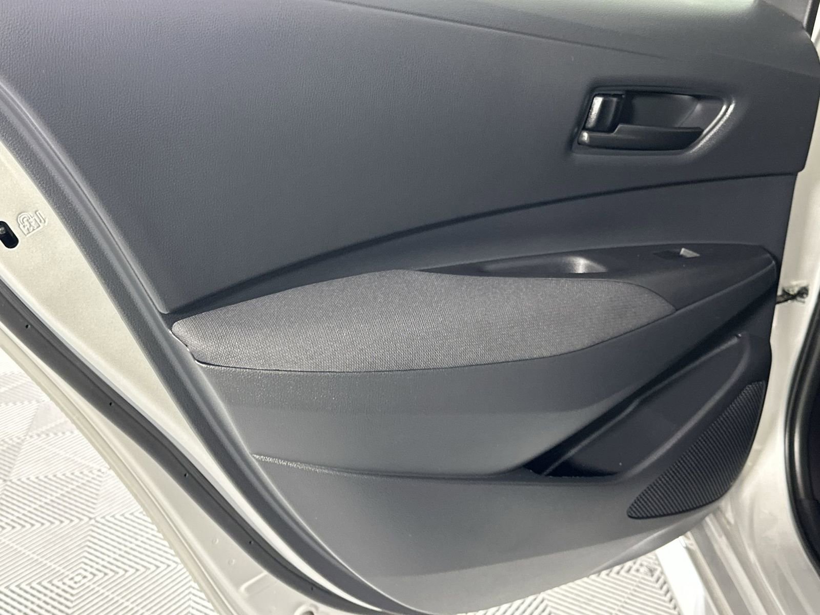 Used 2025 Toyota Corolla LE FWD image 28