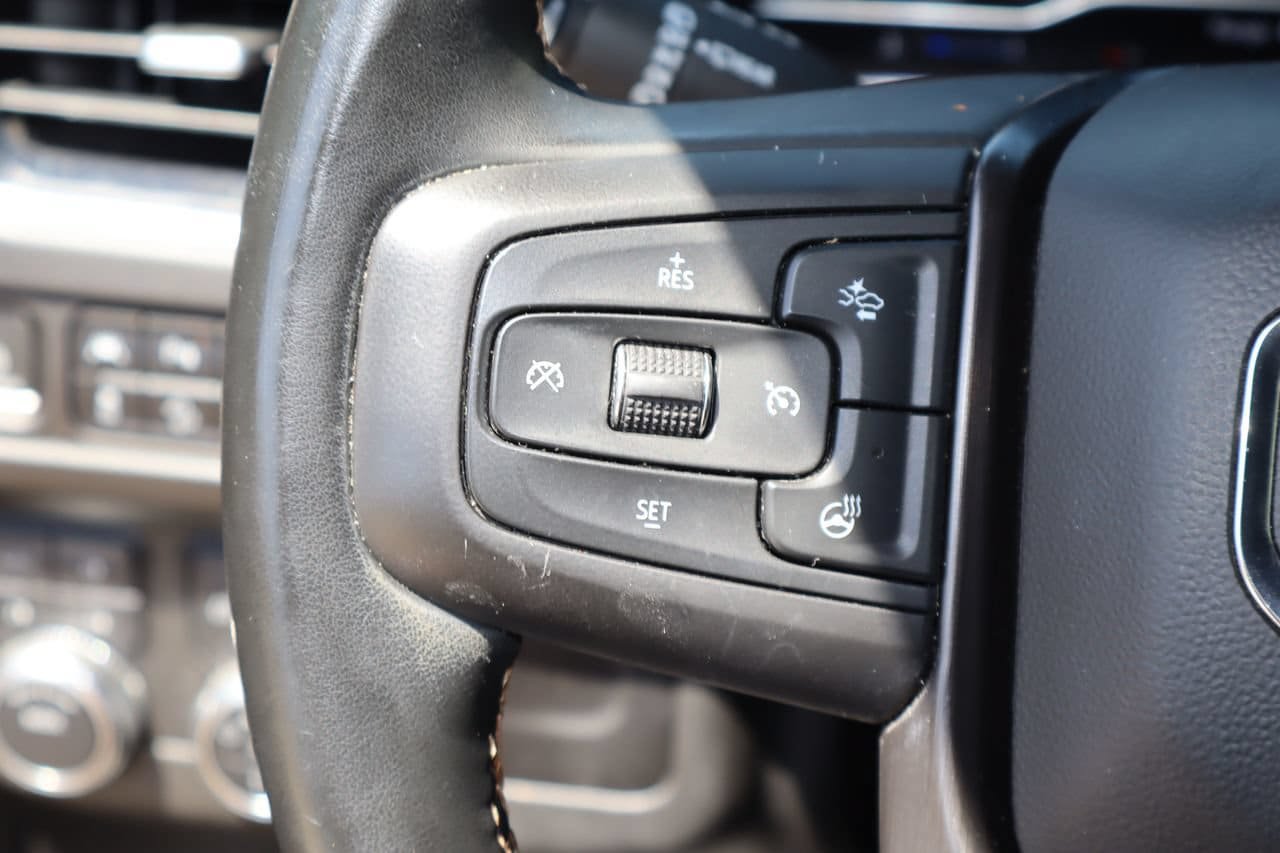 Used 2023 GMC Yukon XL AT4 w/ Technology Package AWD/4WD image 14