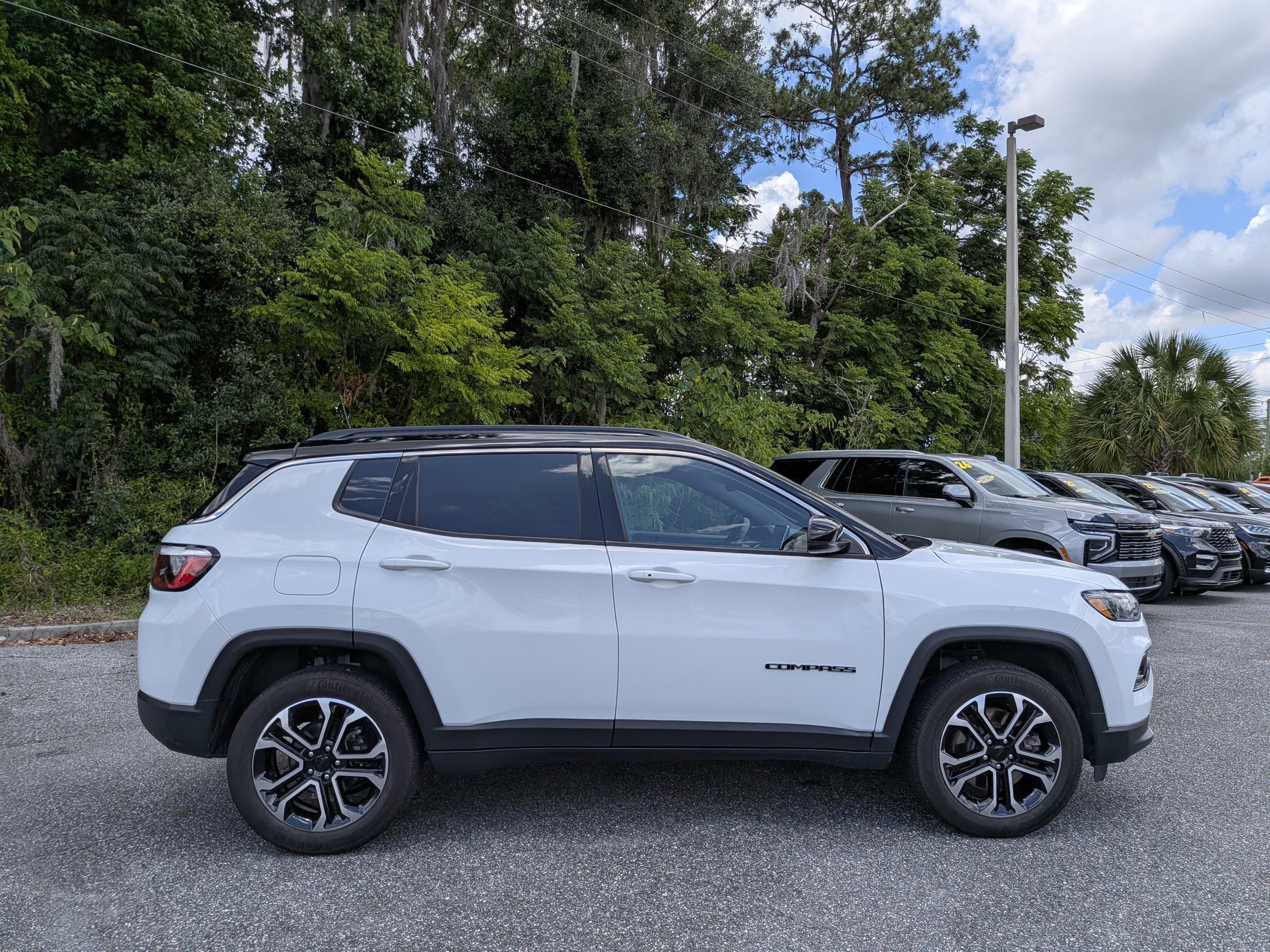 Certified 2023 Jeep Compass Limited AWD/4WD image 2