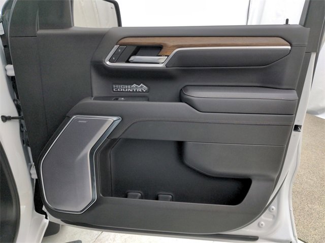 Used 2022 Chevrolet Silverado 1500 High Country w/ Technology Package image 40