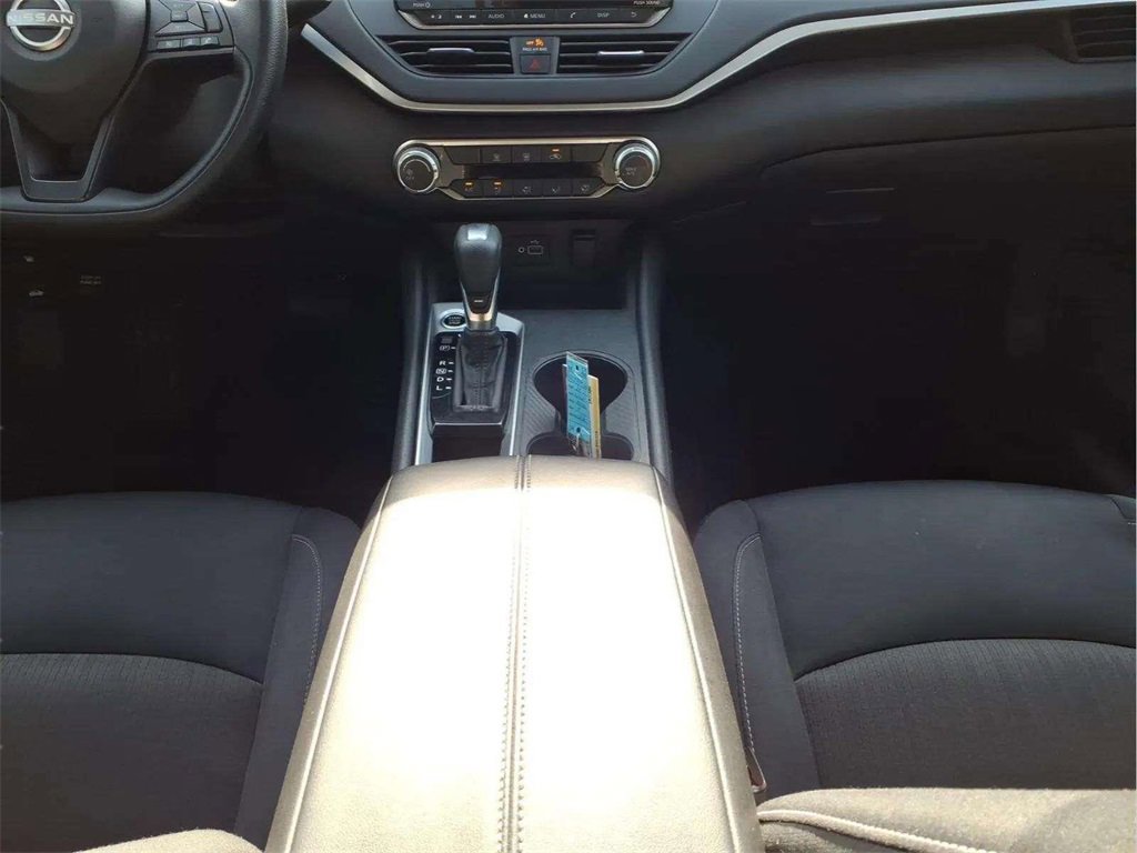 Used 2024 Nissan Altima 2.5 S image 12