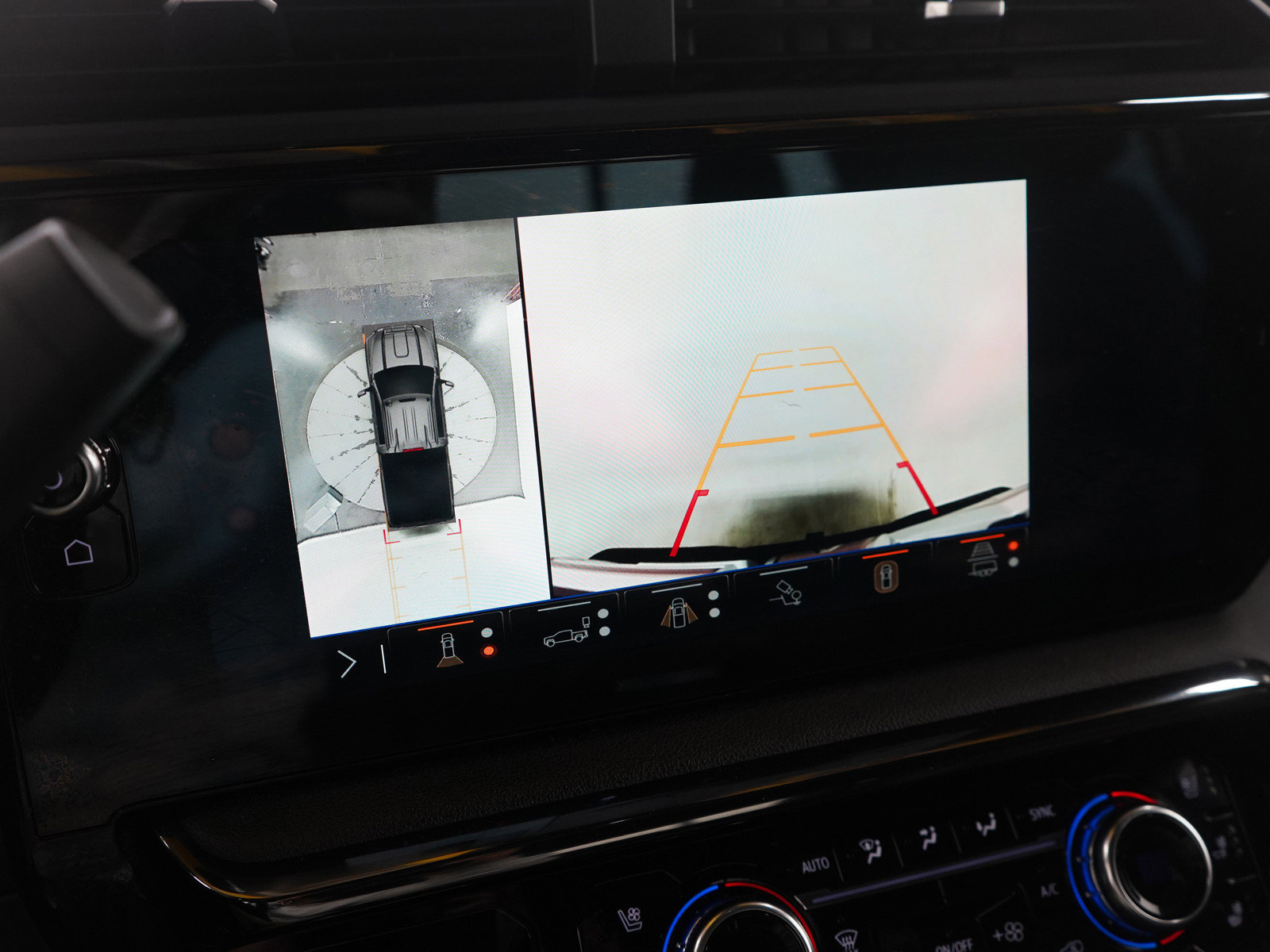 Used 2024 GMC Sierra 3500 AT4 w/ AT4 Premium Plus Package image 28