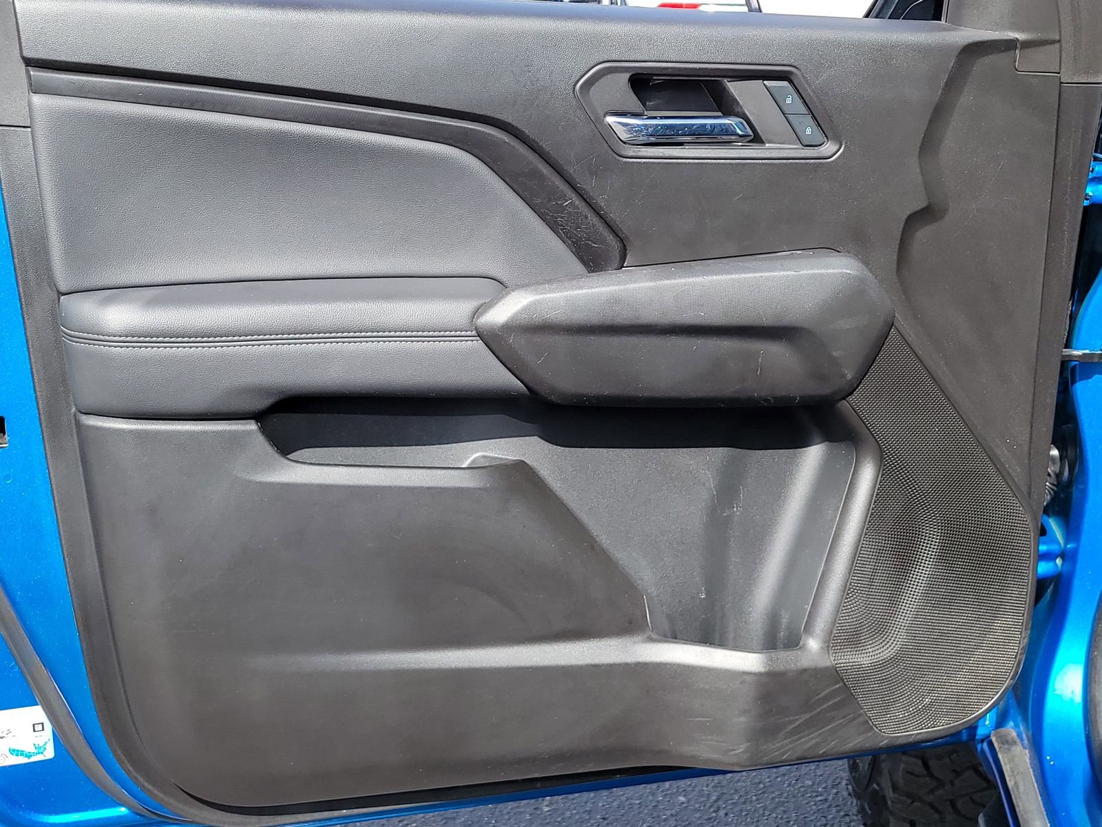 Used 2024 Chevrolet Colorado LT w/ LT Convenience Package II image 7