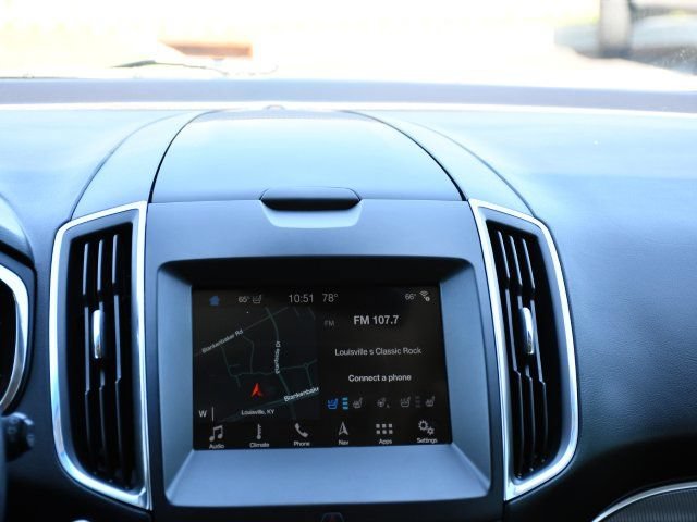 Used 2018 Ford Edge Titanium w/ Equipment Group 302A AWD/4WD image 31