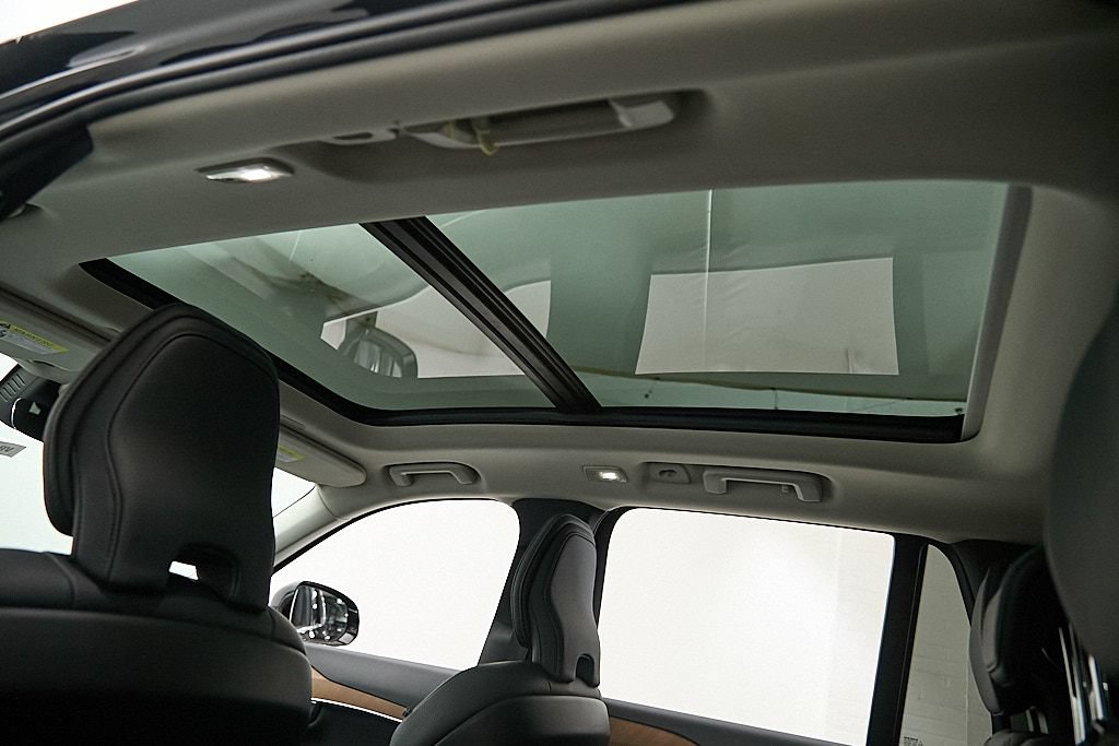 Certified 2024 Volvo XC90 B6 Plus w/ Protection Package Premier AWD/4WD image 25