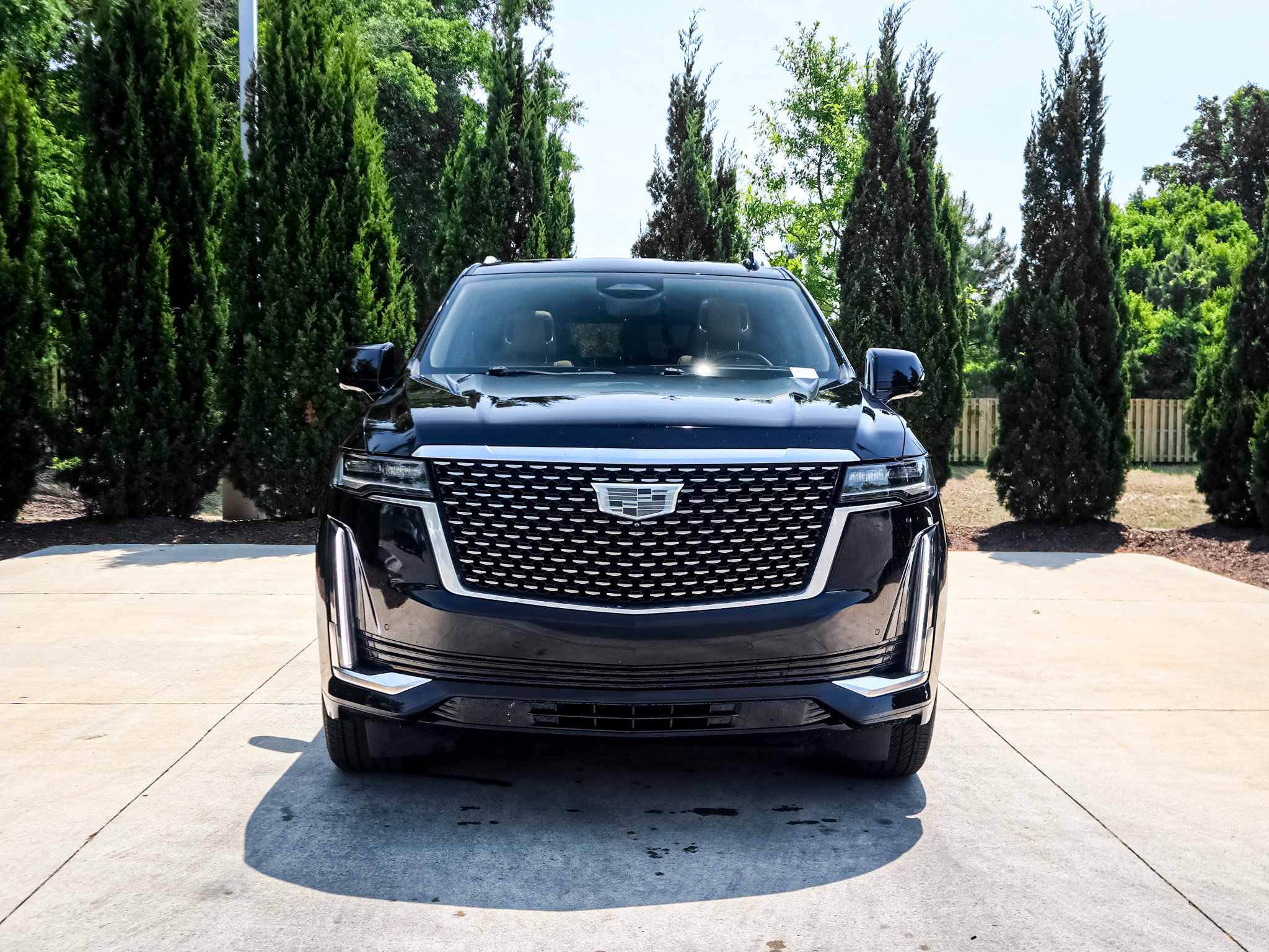 Used 2021 Cadillac Escalade Premium Luxury RWD image 3