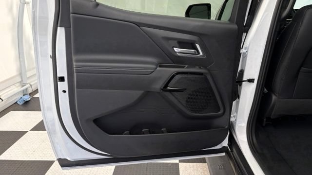 Used 2025 Chevrolet Silverado EV LT AWD/4WD image 20