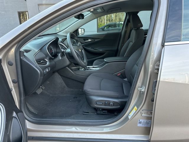 Used 2024 Chevrolet Malibu LT image 9