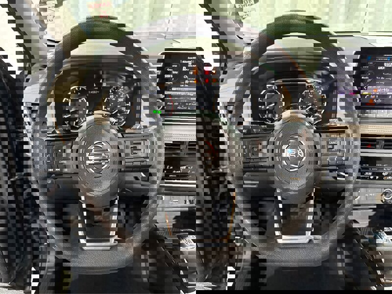 Used 2023 Nissan Rogue SV image 77