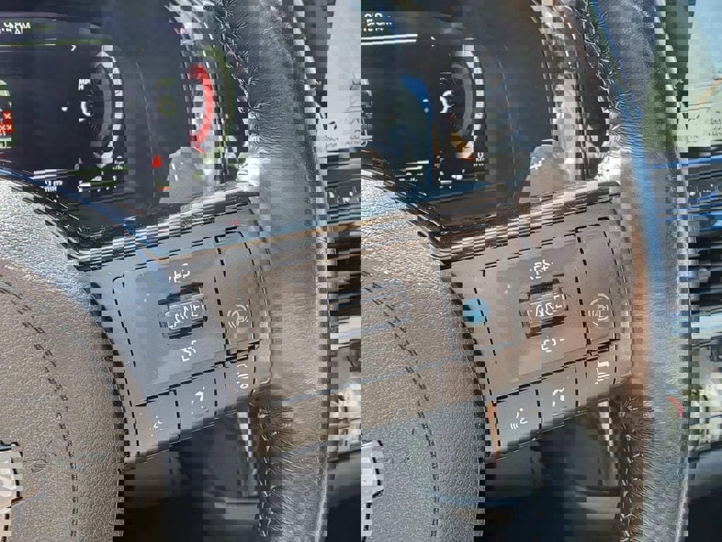 Used 2022 Nissan Pathfinder Platinum w/ Cargo Package image 13