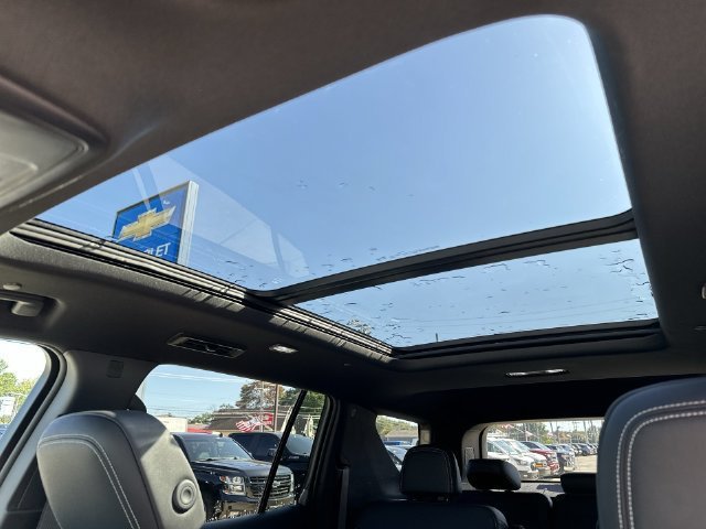 New 2027 Chevrolet Traverse LT FWD image 30