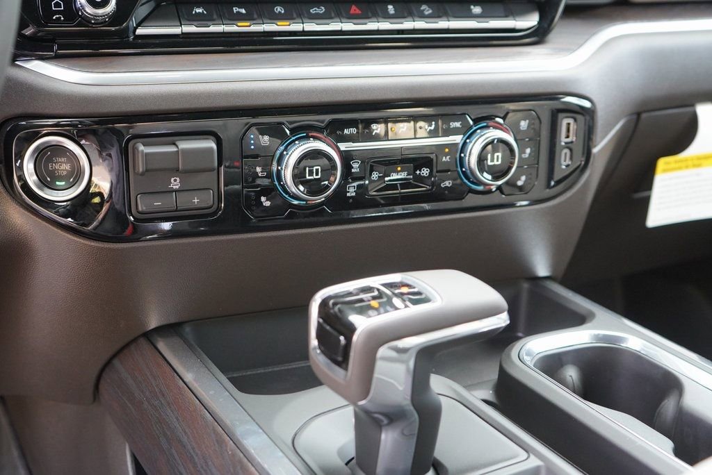 New 2026 GMC Sierra 1500 SLT image 15