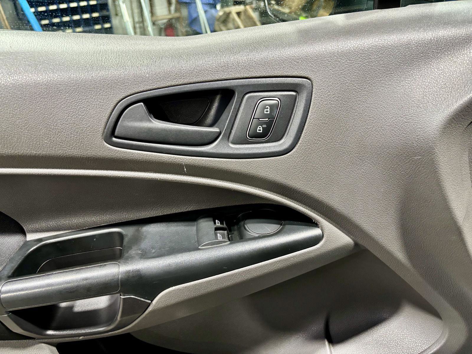 Used 2020 Ford Transit Connect XL image 19