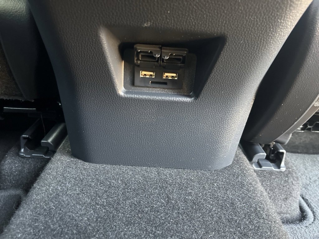 Used 2021 Toyota Venza XLE image 25