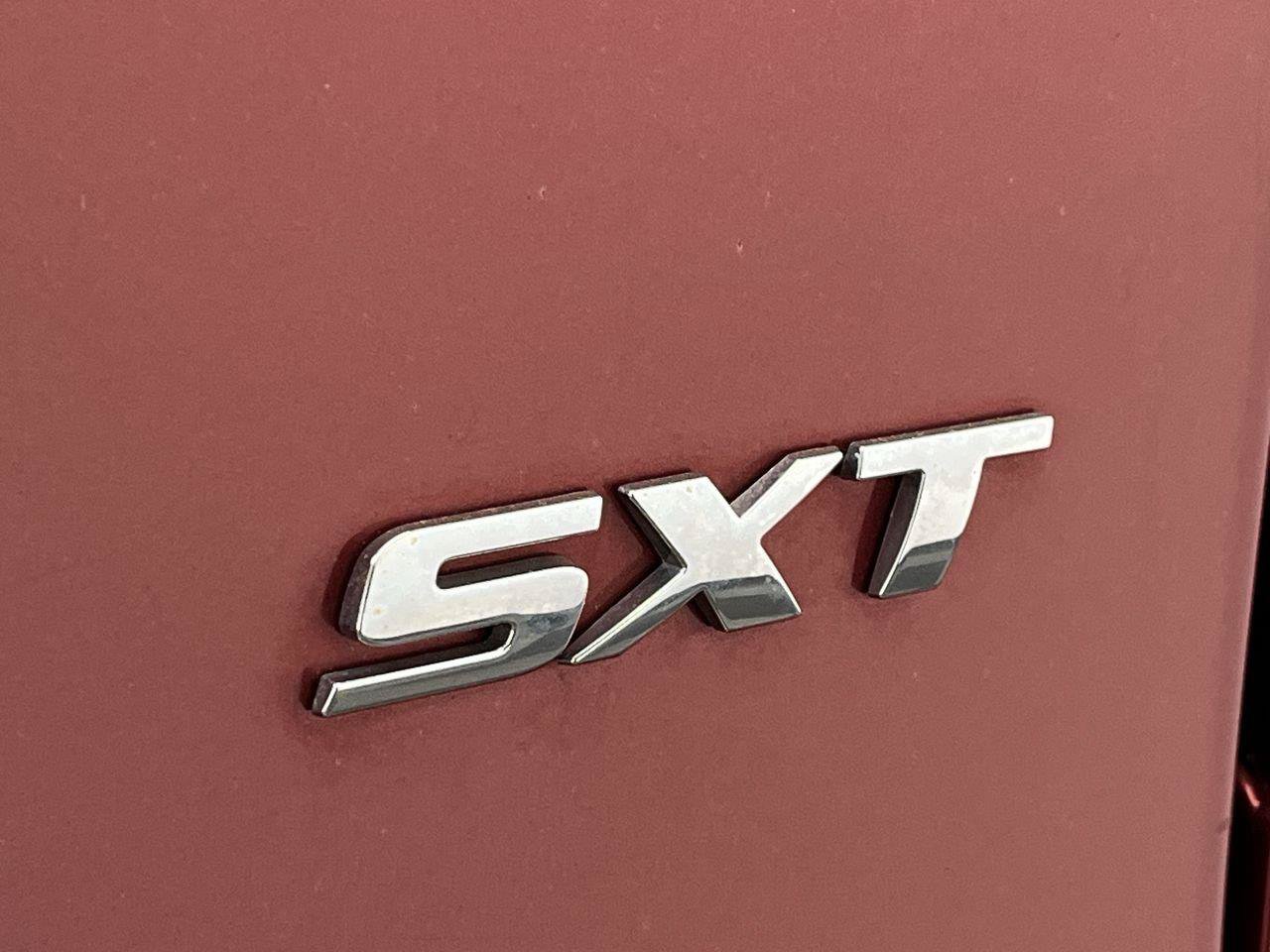 Used 2016 Dodge Grand Caravan SXT w/ UConnect Hands-Free Group FWD image 25