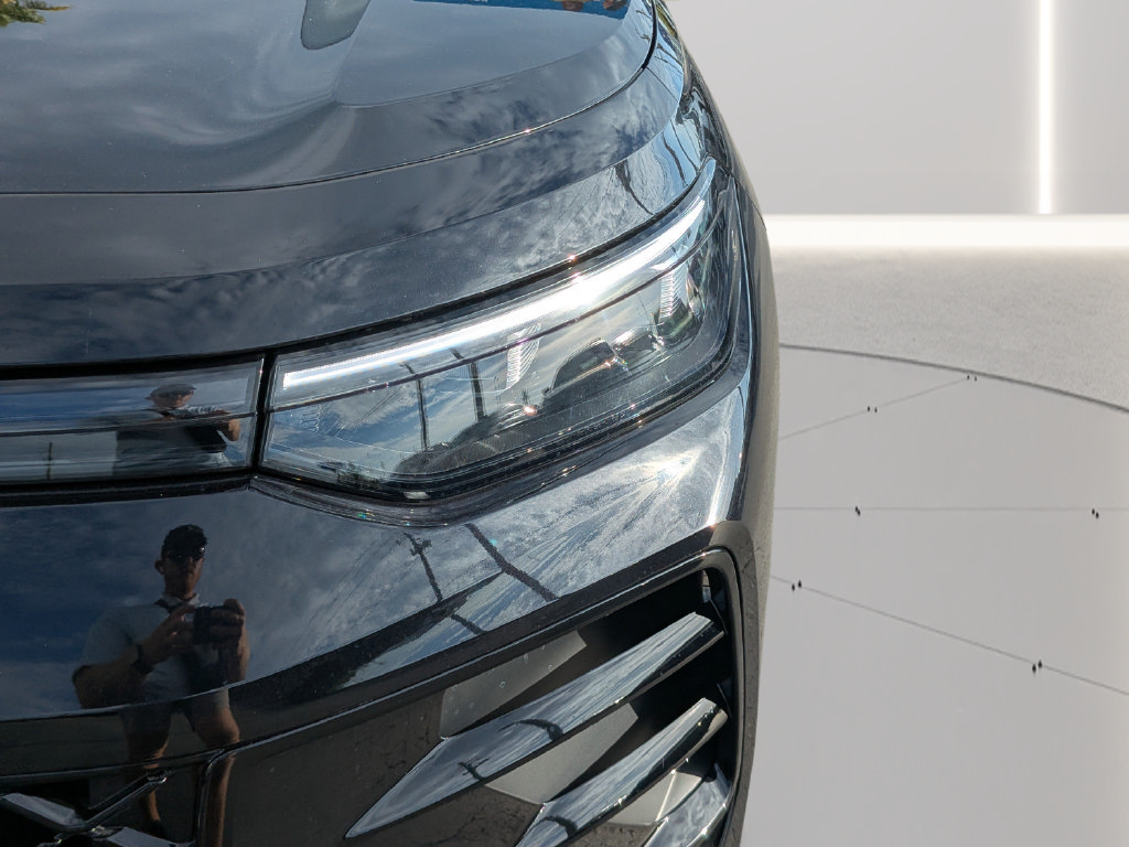 New 2026 Volkswagen Tiguan SE R-Line FWD image 7