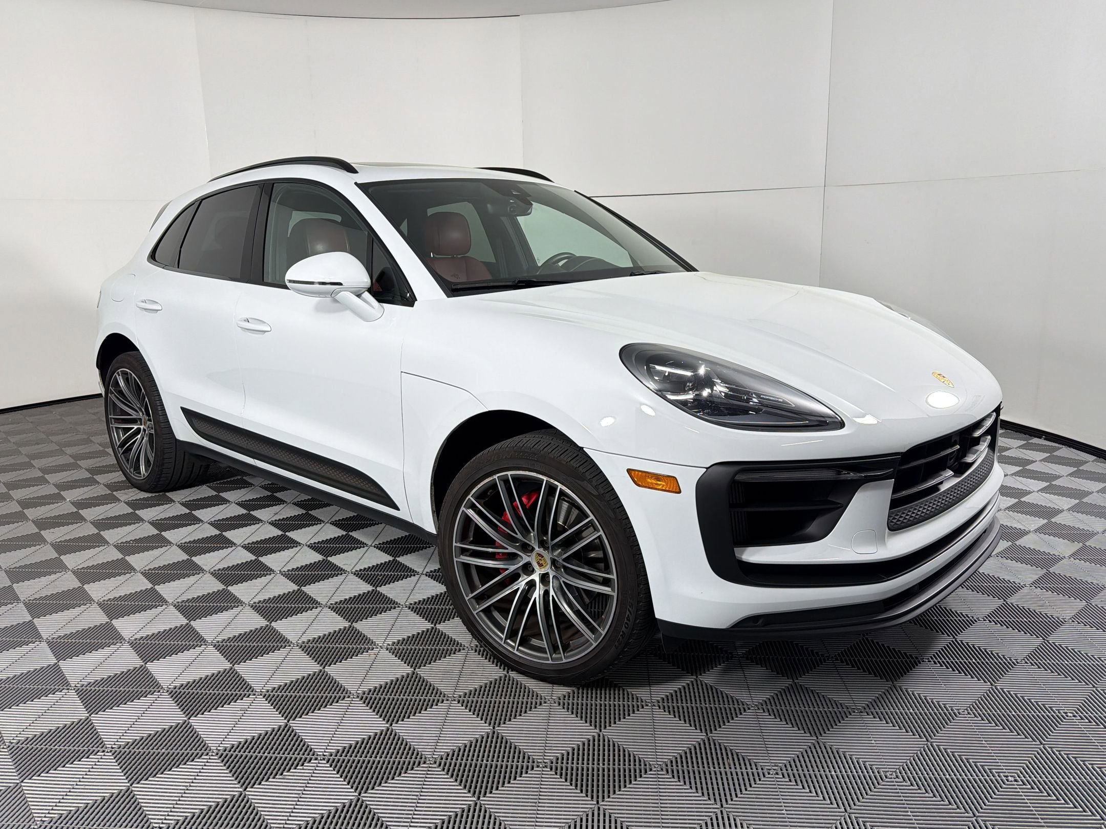 Certified 2023 Porsche Macan S image 7