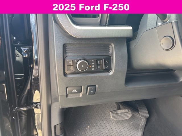 New 2025 Ford F250 Platinum image 12