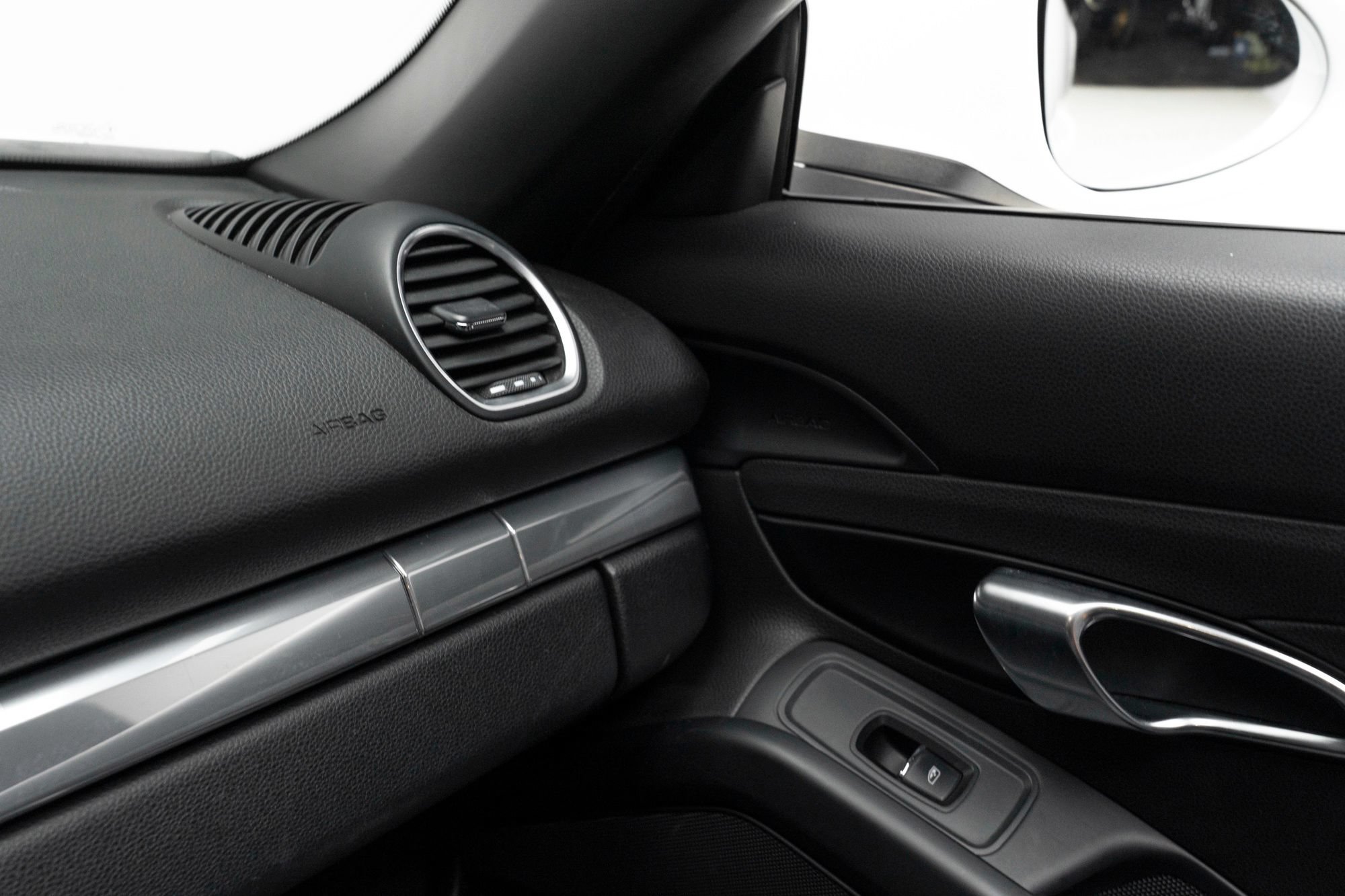 Used 2022 Porsche 718 Boxster RWD image 39