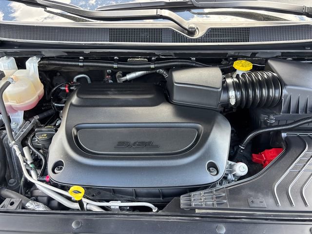 Used 2023 Chrysler Pacifica Touring-L FWD image 35