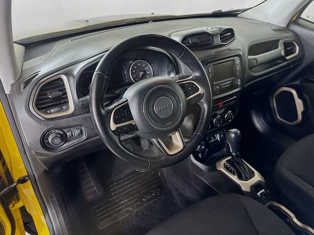Used 2015 Jeep Renegade Latitude image 18