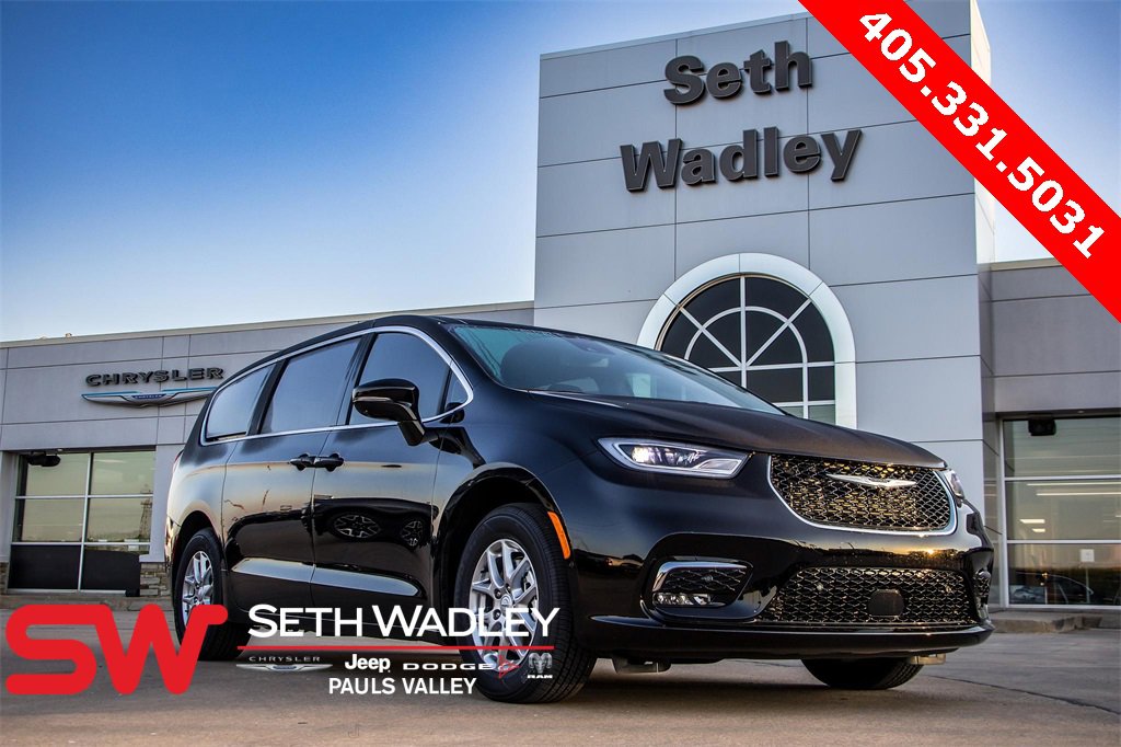 New 2026 Chrysler Pacifica Select