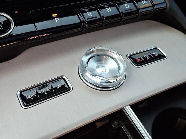 New 2027 Lincoln Navigator Reserve w/ Jet Appearance Package AWD/4WD image 13