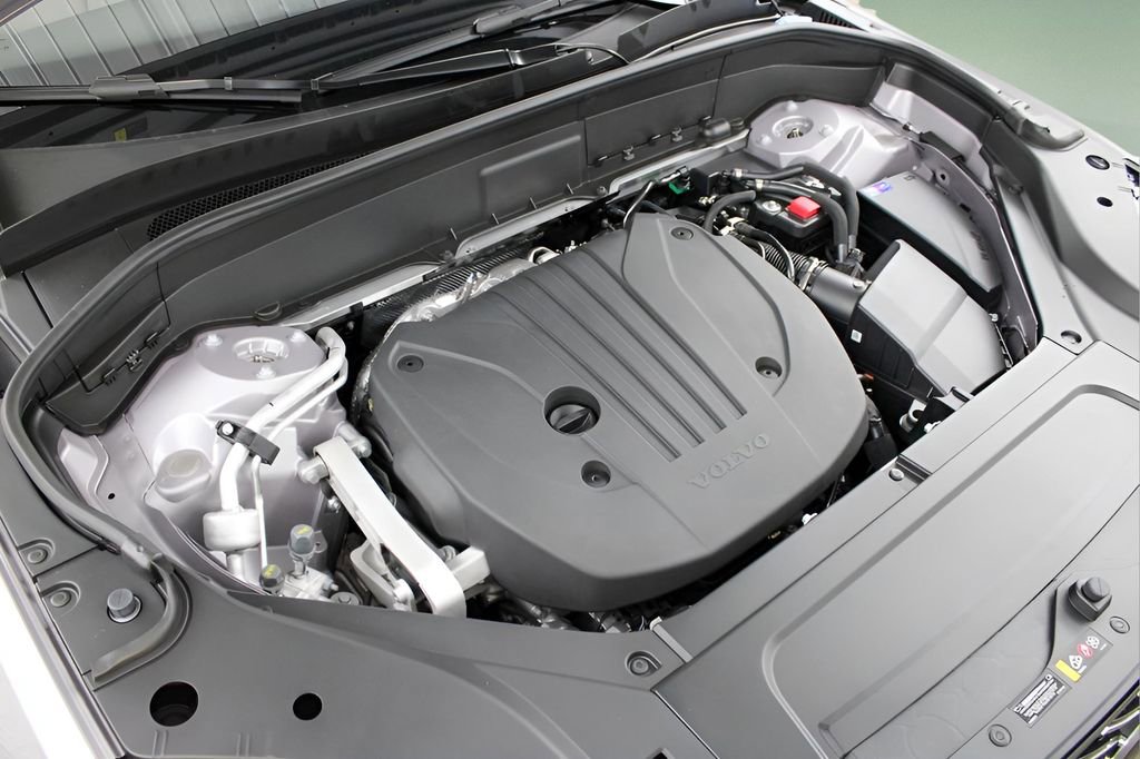 New 2026 Volvo XC90 B5 Plus w/ Protection Package Premier image 25