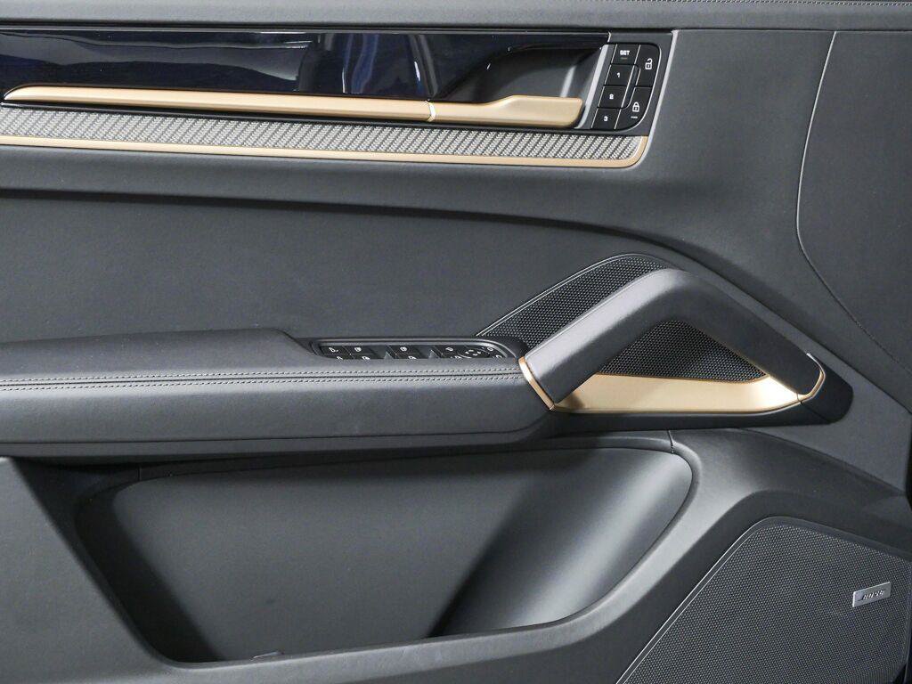 Certified 2024 Porsche Cayenne Turbo GT AWD/4WD image 6