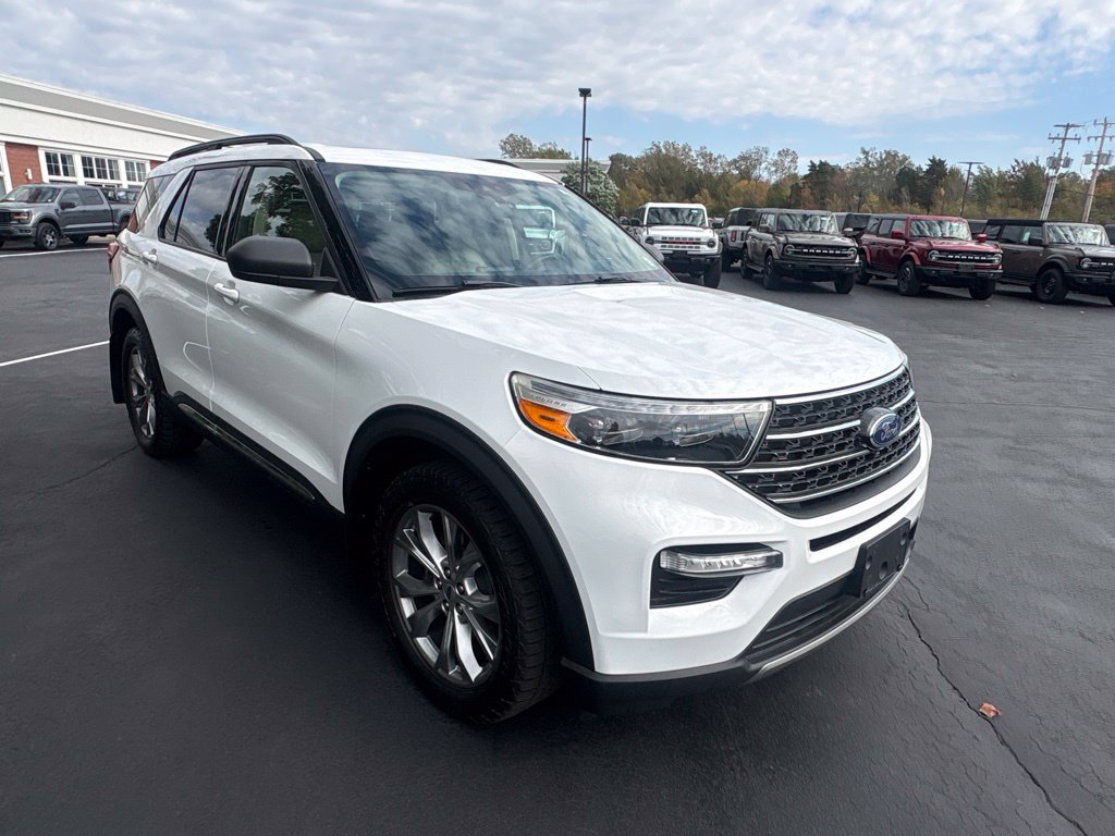 Used 2020 Ford Explorer XLT w/ Equipment Group 202A AWD/4WD image 7