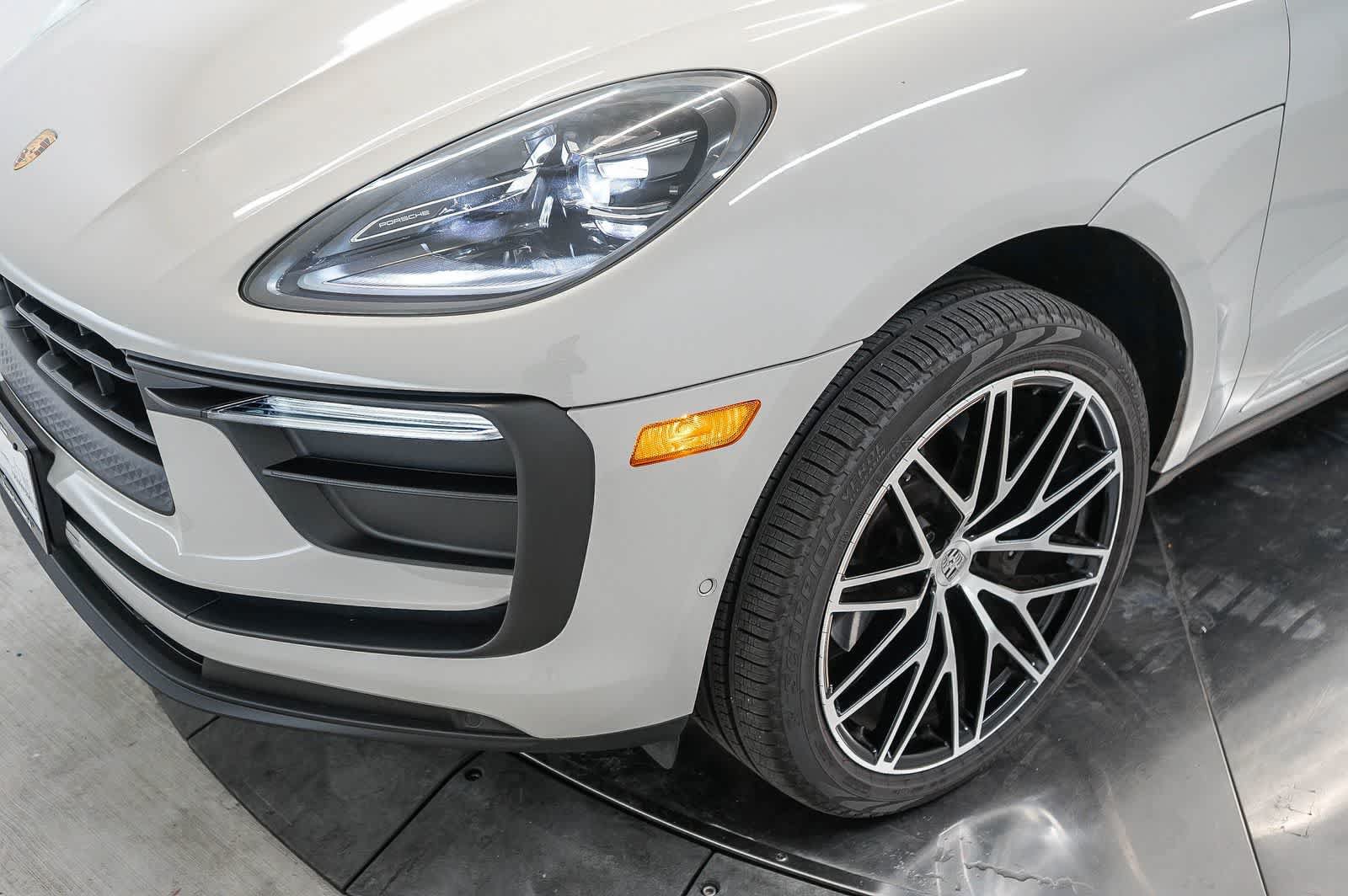 Certified 2026 Porsche Macan AWD/4WD image 16