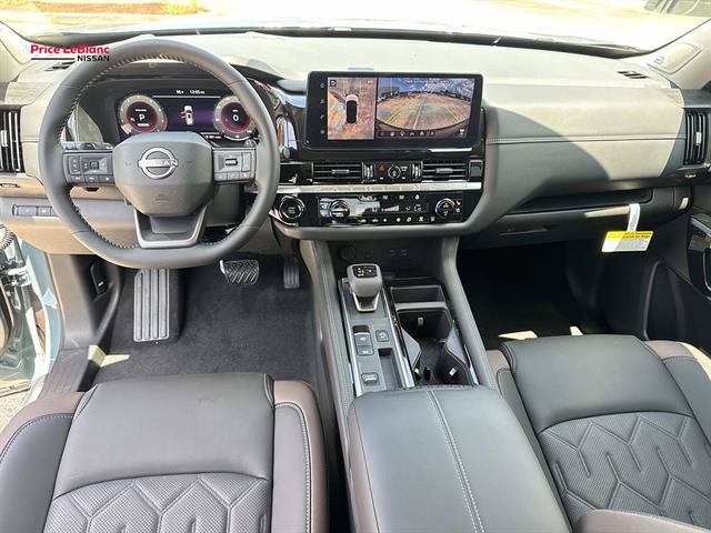 New 2026 Nissan Pathfinder Platinum FWD image 10